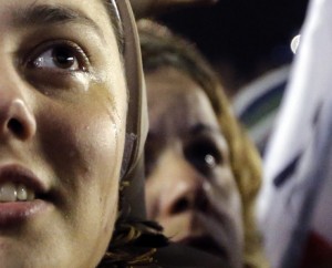 (Eric Gaillard/Reuters; la foto arriba: Francesco Zizola/Noor)