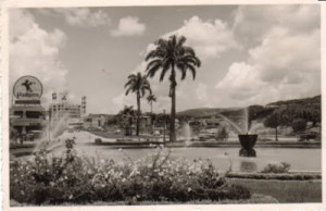 Fuente original de Plaza Venezuela, Caracas (el conjunto escultórico central actualmente se encuentra en el parque Los Caobos)