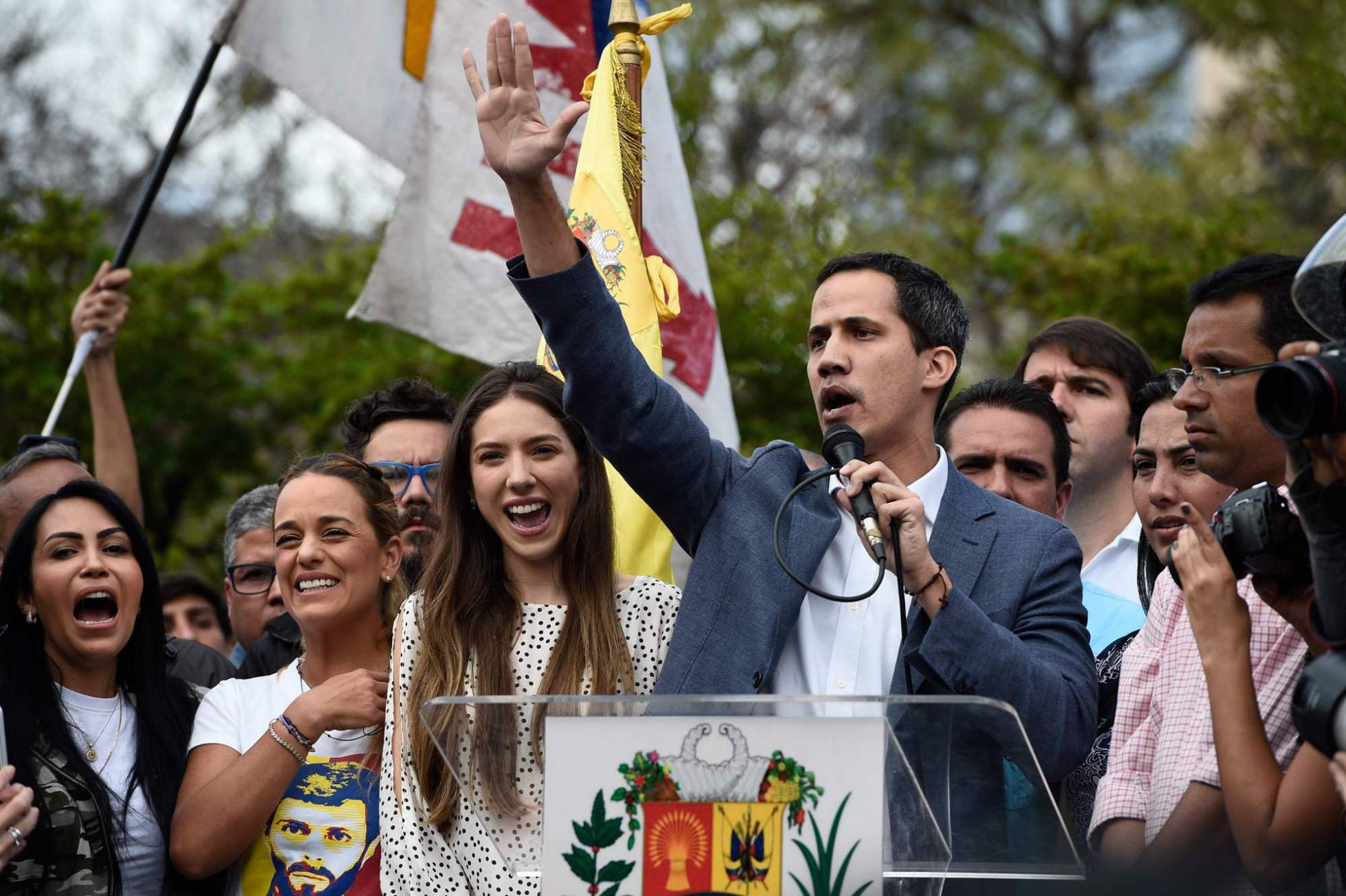 La estrategia coral que resucitó a la oposición y echa el pulso más firme a Maduro - Alonso Moleiro y Javier Lafuente