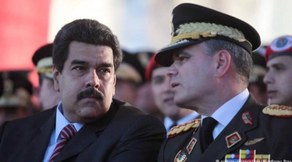 Un aplauso que se transformó en amenaza: por qué Maduro colocaría a un hombre de Diosdado Cabello al frente del Ministerio de Defensa - Sebastiana Barráez