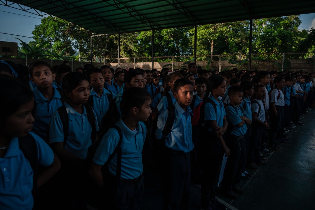 Students Fainting From Hunger in Venezuela’s Failing School System - Anatoly Kurmanaev and Isayen Herrera