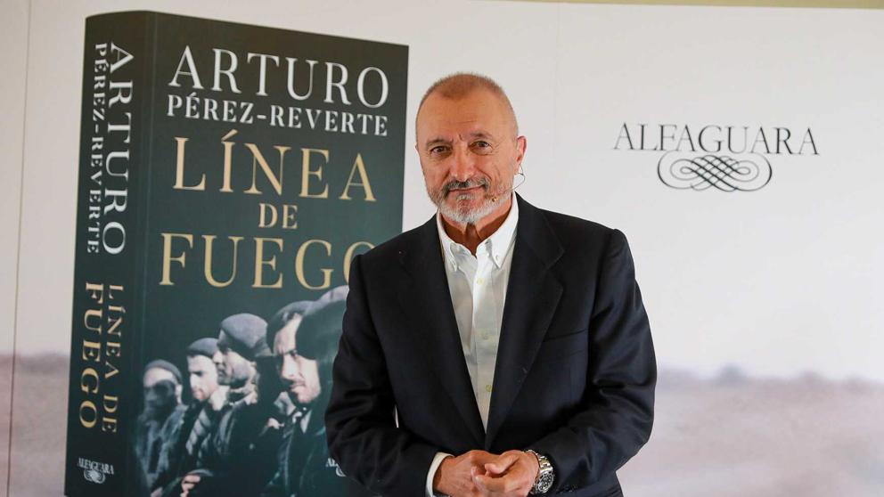 Arturo Pérez-Reverte en la Línea de fuego - María José Solano