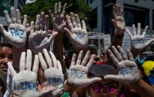 La Sociedad Civil Resiste - Ismael Pérez Vigil