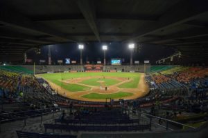 En el béisbol siempre es de día - Mari Montes