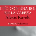 Un tío con una bolsa en la cabeza – Alexis Ravelo